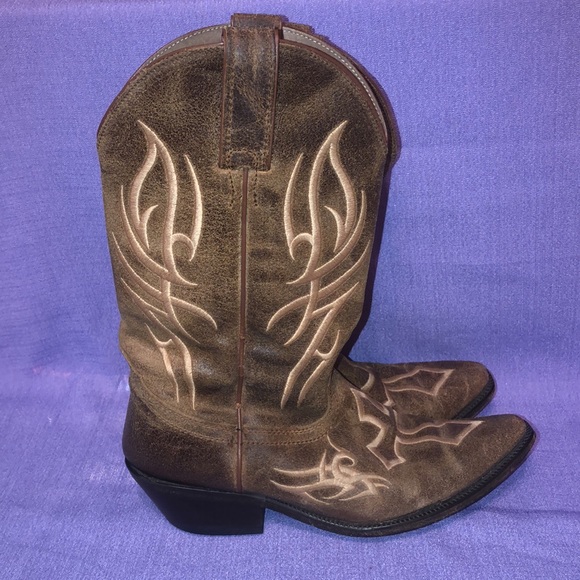 Used Women’s Justin Embroidered Boots Size 8.  BRL9753 Distressed Cafe Snip Toe - Picture 2 of 16